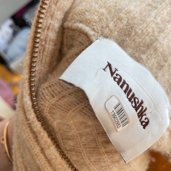 Nanushka Oversized Ribbed Knit Pullover Sweater Beige Stand Up Collar Sz Small - Picture 4 of 12